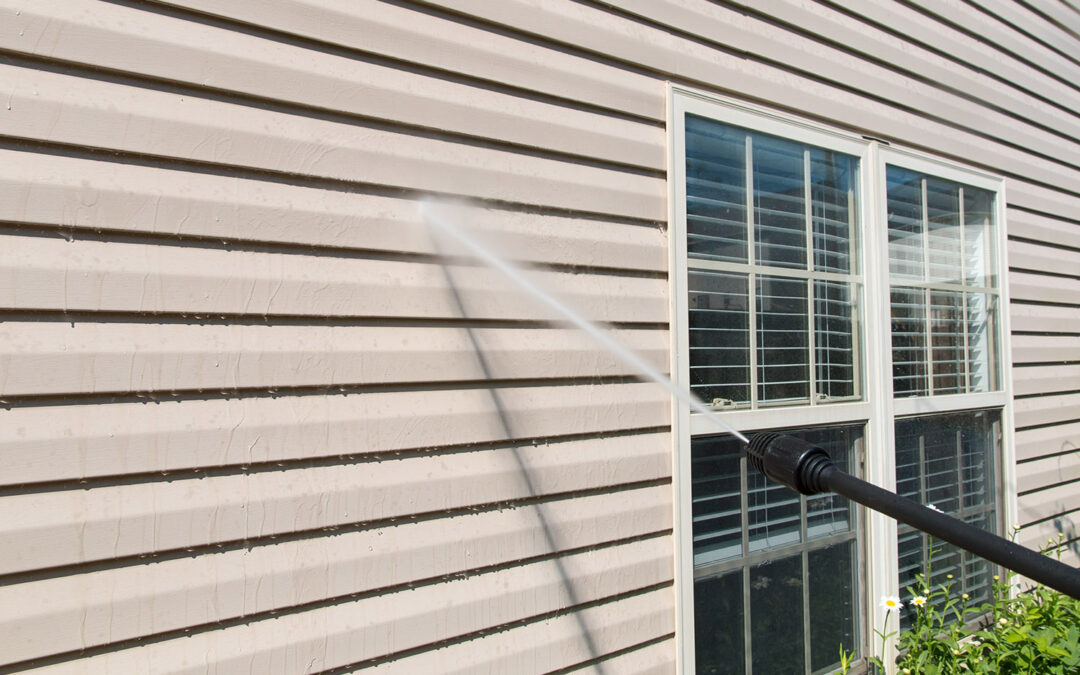 4 Reasons Professional Power Washing is Key in Paint Prep